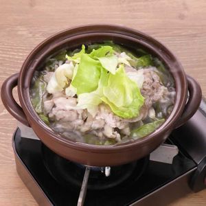 「豚とレタスの重ね蒸し鍋」のレシピ動画
