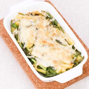 じゃがいもとニラのチーズ焼き