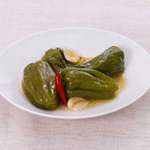 「丸ごとピーマンのレンジオイル煮」のレシピ動画