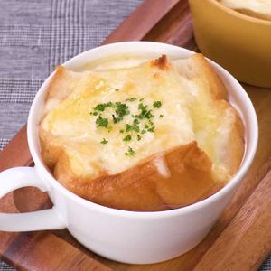 「即席オニオングラタンスープ」のレシピ動画