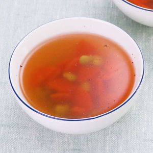 「にんじんと枝豆の生姜スープ」のレシピ動画