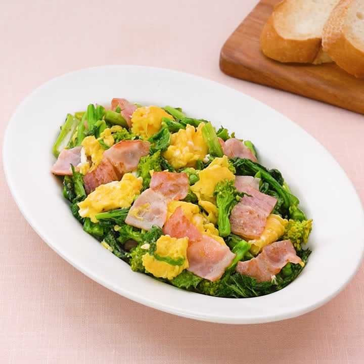 食卓華やか 菜の花とベーコンの卵炒めのレシピ動画 作り方 Delish Kitchen