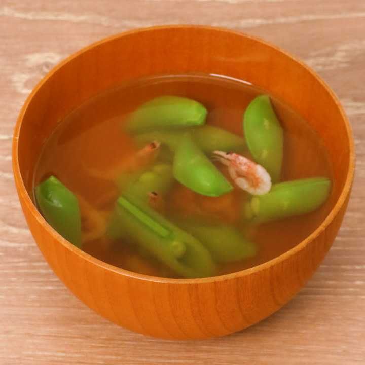 スナップエンドウと桜えびのすまし汁