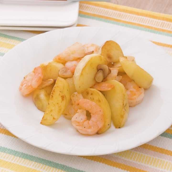 えびとじゃがいものガーリック炒め