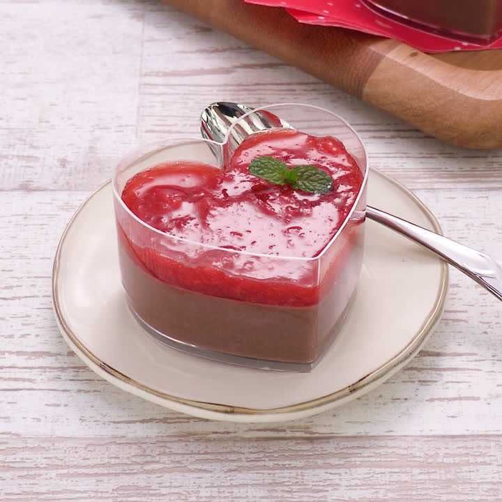 いちごとチョコの二層ムース