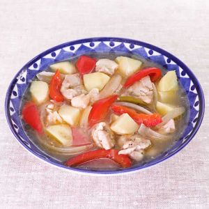 鶏肉と赤パプリカのスープ煮