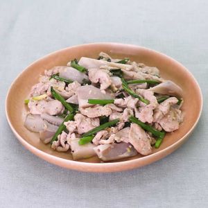 「豚こまとれんこんの香味炒め」のレシピ動画