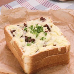 「食パンで簡単シカゴピザ」のレシピ動画