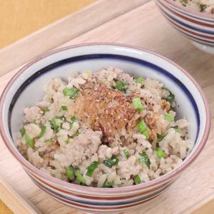 「豚ひき肉とニラの炊き込みごはん」のレシピ動画