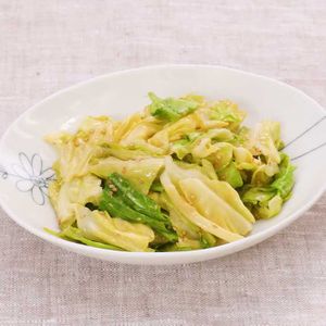 「ちぎりキャベツのラー油あえ」のレシピ動画