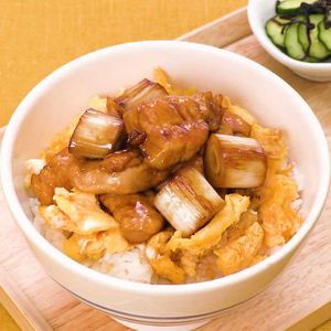 「鶏むね肉のてりたま丼」のレシピ動画