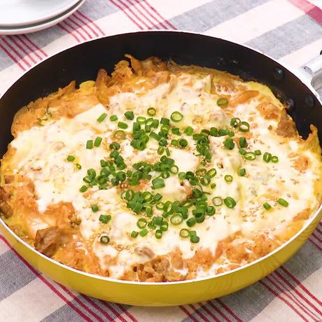 フライパン1つで簡単 豚キムたまご焼き飯のレシピ動画 作り方 Delish Kitchen