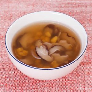 「コーンとしいたけのスープ」のレシピ動画