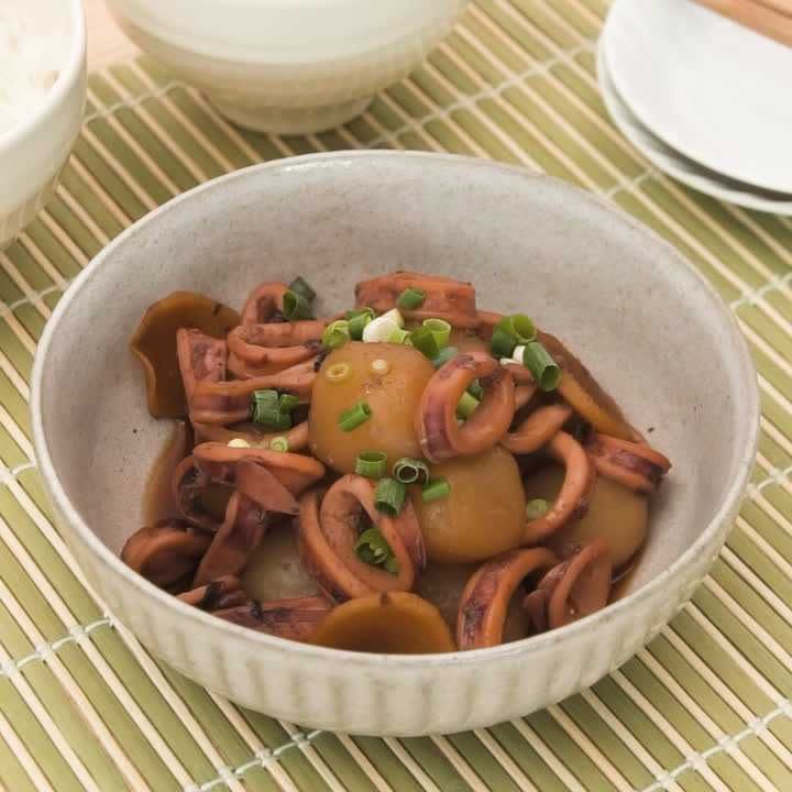 イカと玉こんにゃくの煮付け