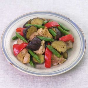 「鶏肉となすのクミン炒め」のレシピ動画