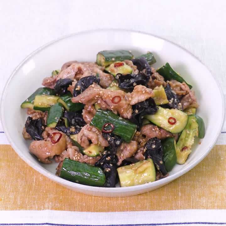 豚肉とたたききゅうりの甘酢炒め