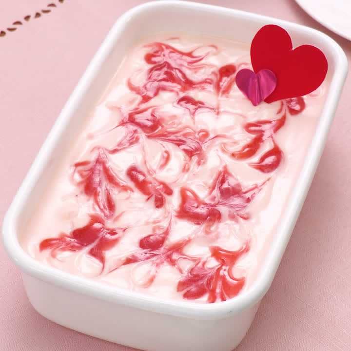 いちごのマーブルレアチーズ