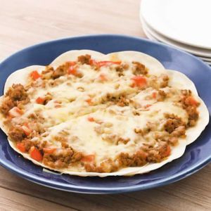 餃子の皮でパリパリボロネーゼピザ