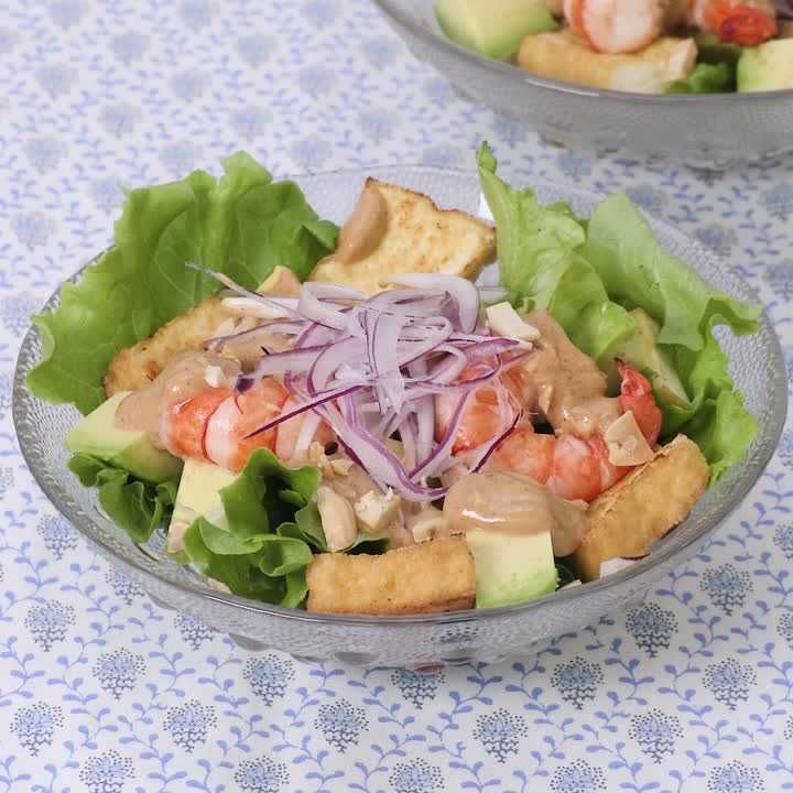 スパイシーピーナッツドレッシングサラダ