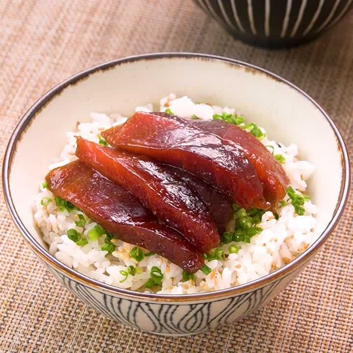 ピリ辛づけまぐろ丼