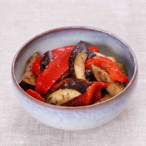 「なすと赤パプリカのごまあえ」のレシピ動画