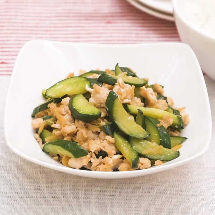 鶏ひき肉ときゅうりの生姜炒め