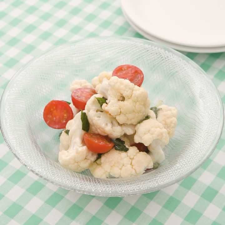 カリフラワーとミニトマトの塩麹サラダ