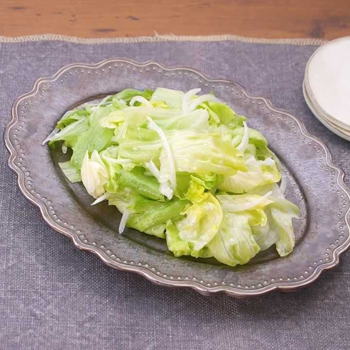 レタスと玉ねぎの塩麹サラダ