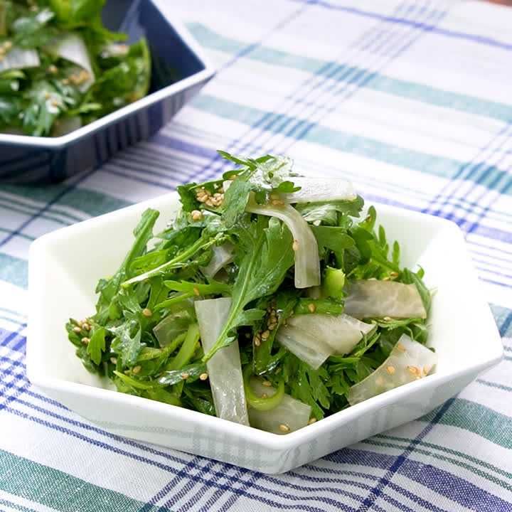 大根と春菊の胡麻酢和え