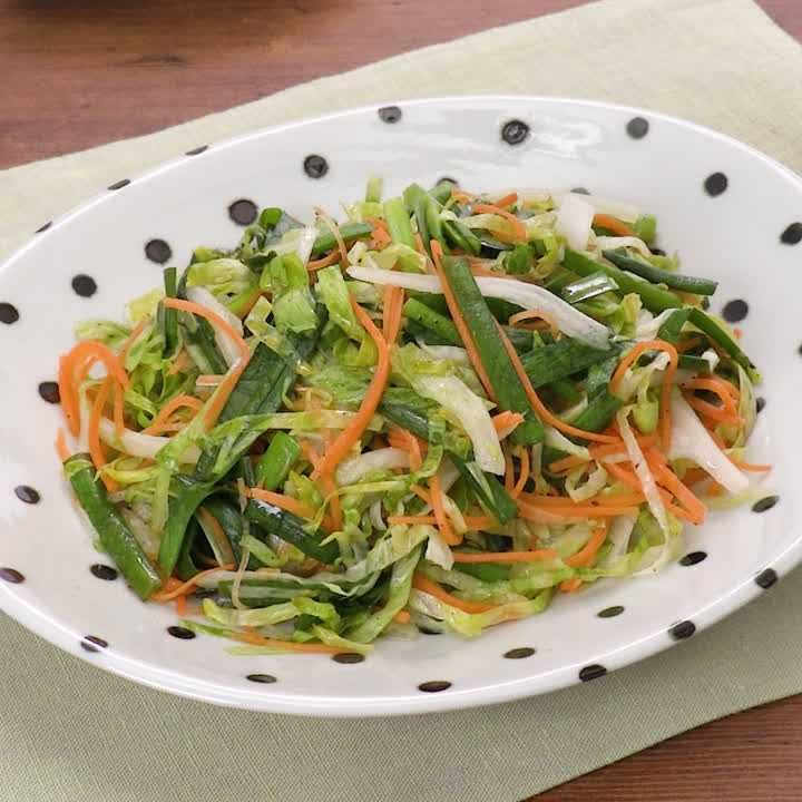 レタスとニラの黒こしょうナムル