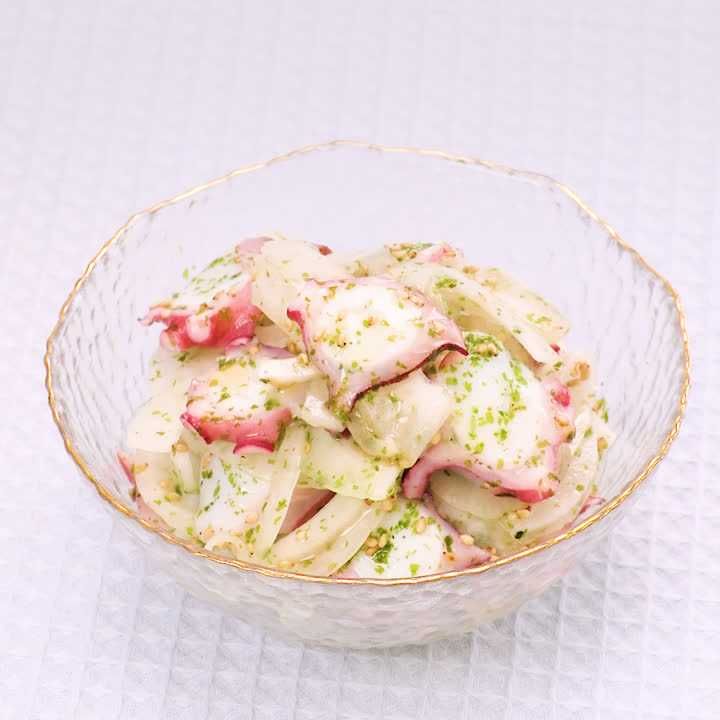 タコと新玉ねぎのおつまみサラダ