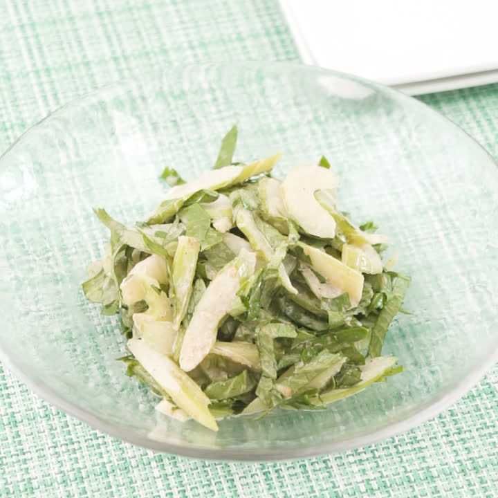セロリのごまサラダ