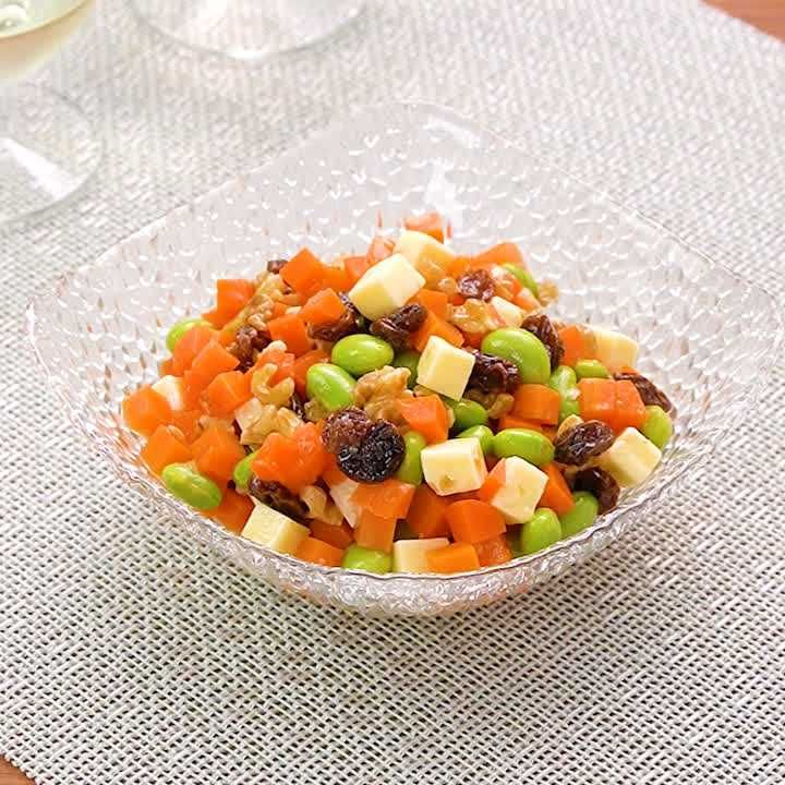 にんじんと枝豆のコロコロサラダ