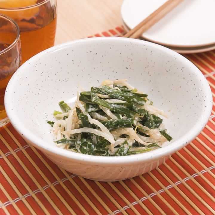 ニラともやしのごまサラダ