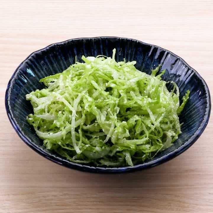 レタスの粉チーズサラダ
