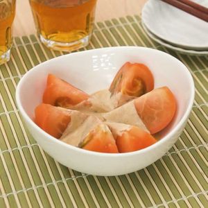 トマトのオイマヨソースがけ
