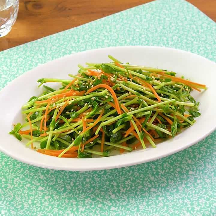 豆苗とにんじんの柚子胡椒和え