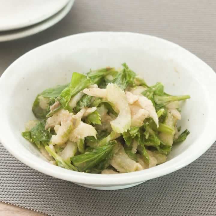 セロリの胡麻和え
