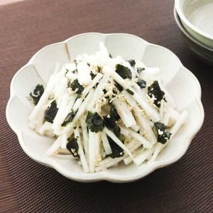 「大根と海苔のごまサラダ」のレシピ動画
