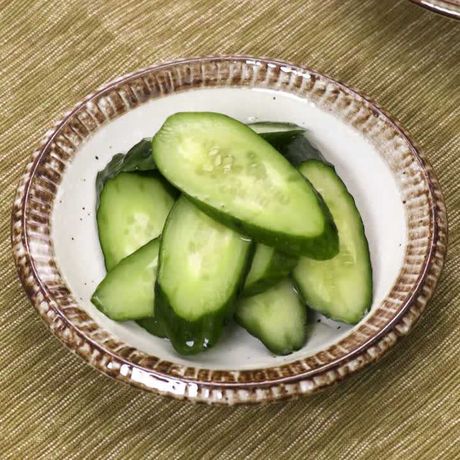 材料2つ 白だしで作るきゅうりの浅漬けのレシピ動画 作り方 Delish Kitchen