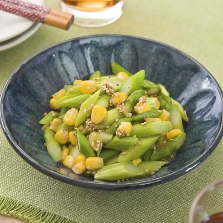 アスパラとコーンの塩ごま和え