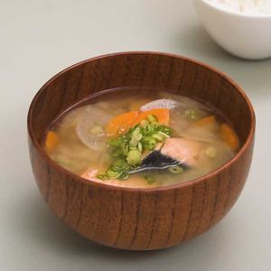 「秋鮭と根菜のみそ汁」のレシピ動画