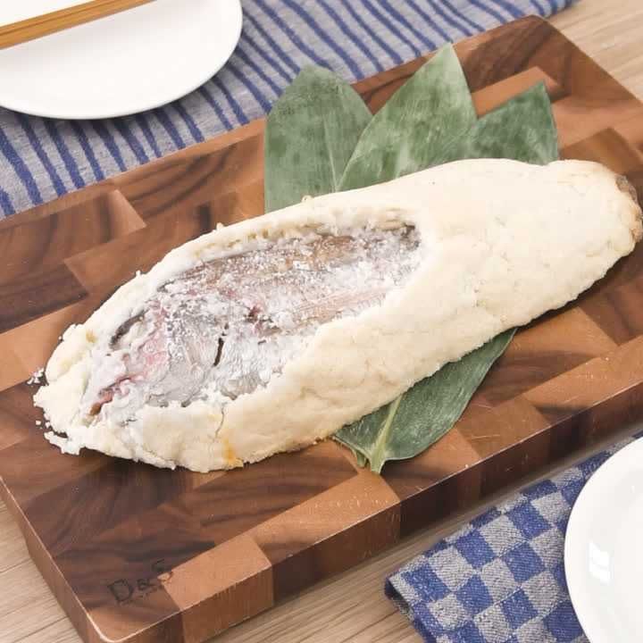 鯛の塩釜焼き