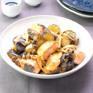 「秋鮭となすのマヨネーズ炒め」のレシピ動画