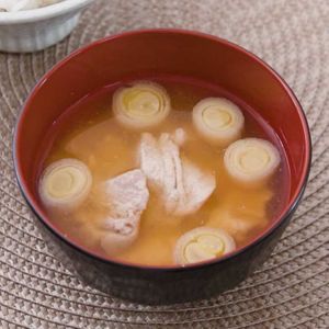 「鮭の白子のお味噌汁」のレシピ動画