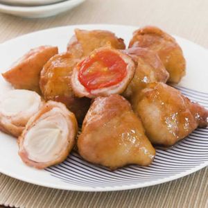 「ペコロスとミニトマトの肉巻き」のレシピ動画