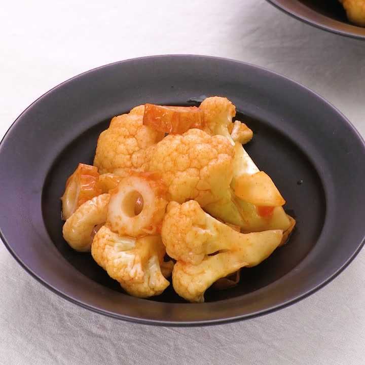カリフラワーとちくわのピリ辛あえ