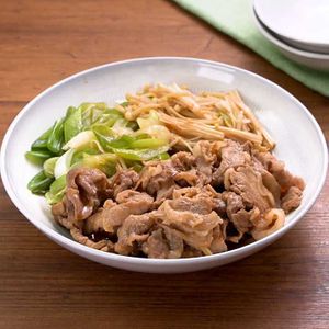 「豚こまのすき焼き風煮」のレシピ動画