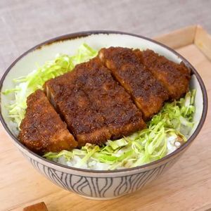 「ソースカツ丼」のレシピ動画