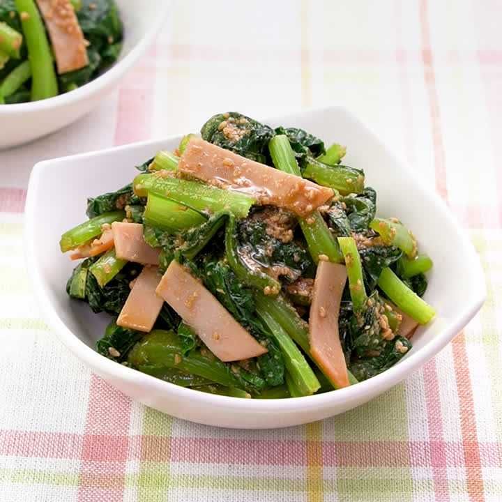 簡単スピード副菜 ハムと小松菜のごまドレッシング和えのレシピ動画 作り方 Delish Kitchen